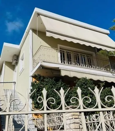 Ellie's House بيت للعطل Lákka